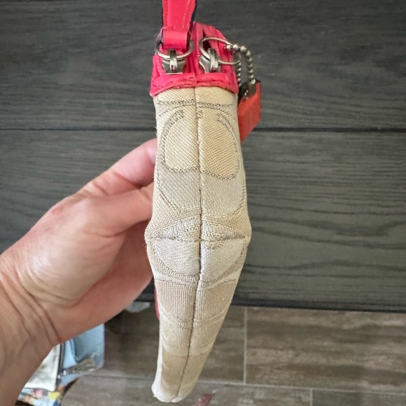 Coach Jacquard Signature Tan W/Coral Pink Trim Wallet - Picture 12 of 14